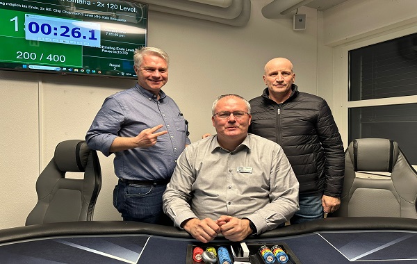 Omaha Time Poker